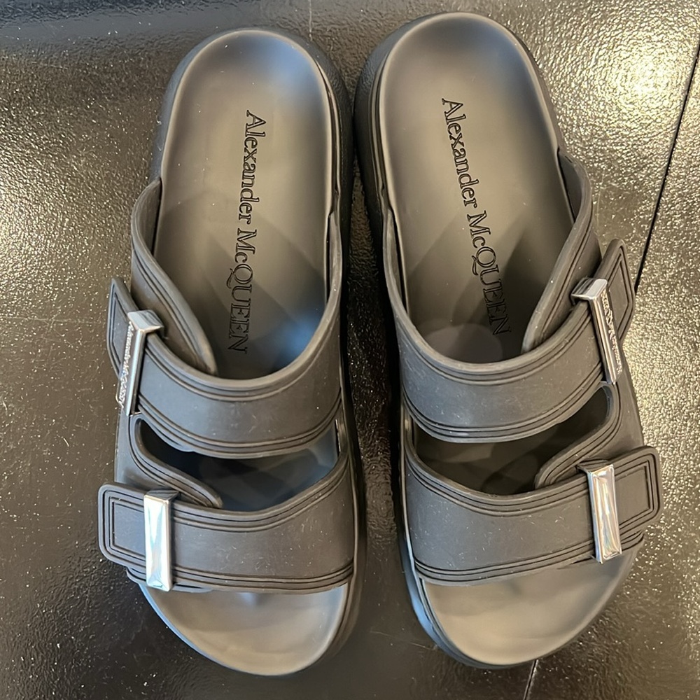 Alexander McQueen Birke Rubber Sandals